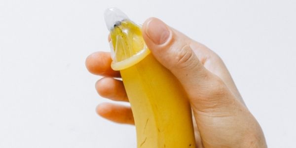 Dérouler le preservatif